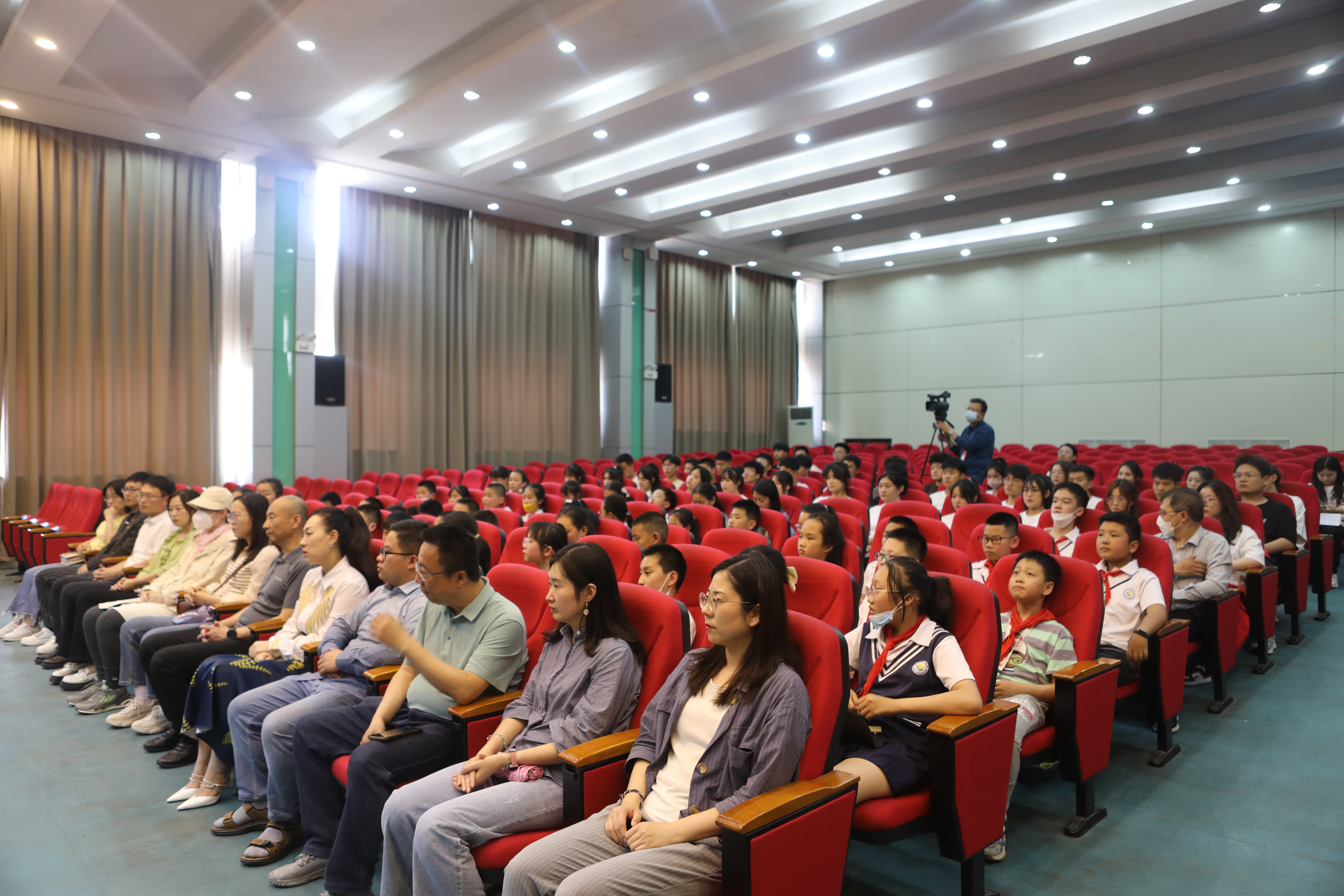 图片2.jpg 图片2.jpg